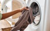 O truque genial mais simples do mundo que uso toda vez que encho a máquina de lavar roupa