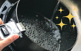 O truque fenomenal e muito simples para limpar a airfryer sem esforço: aqui em casa só fazemos assim