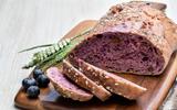 Pão de açaí? Parece estranho, mas essa é a receita perfeita para quem quer variar o café da manhã e comer saudável