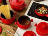 Sonho de qualquer cozinha! Panelas Ceraflame mantém os alimentos quentes por mais tempo e estão com 53% de desconto