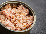 Pare de jogar fora as latas de atum: veja como economizar e organizar a casa reutilizando esse item, segundo o TudoGostoso