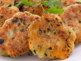 Receita de bolinhos de acelga sem fritar: TudoGostoso ensina o petisquinho fácil de fazer, perfeito para beliscar e cheio de nutrientes!