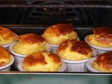 Suflê de queijo simples: o truque infalível para a receita não murchar depois do forno