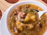 A frente fria chegou e eu já vou fazer esse caldo de mandioca com bacon: anota essa dica para ele ficar bem cremoso