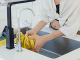 Você nunca lava as bananas quando chega em casa depois das compras? Essa precaução simples pode te poupar alguns problemas na cozinha