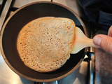 Você só precisa de 4 ingredientes para fazer a massa de panqueca perfeita do TudoGostoso