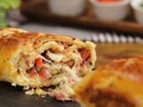 Nunca mais comprei na padaria: esse pão recheado de calabresa ficou tão bom que ninguém acreditou que era caseiro