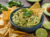 A guacamole nunca mais ficou marrom na geladeira depois que eu aprendi esse truque simples