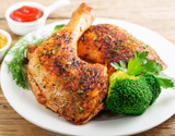 Sobrecoxa de frango assada