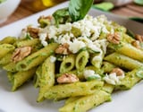 Penne ao pesto com nozes clássico rápido e prático