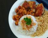 Peixe ao molho de tomate e camarão