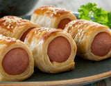 Enroladinho de salsicha com massa de pastel na airfryer, lanche rápido que as crianças amam