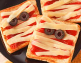 Mini pizza de múmia para o Halloween com pão de forma: lanche prático e divertido