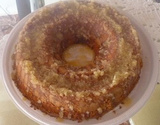 Bolo com coco e cobertura de laranja