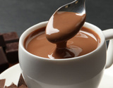Chocolate quente cremoso de 3 ingredientes simples sem ficar ralo