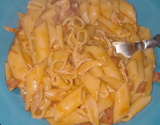 Macarrão com frango na panela de pressão
