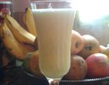 Suco de laranja com abacaxi e melão