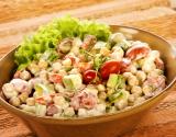 Salada de grão-de-bico e abobrinha