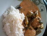Frango com quiabo no molho