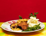Peito de frango com Crosta de Granola ao molho de mostarda
