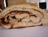 Pão caseiro recheado com chocolate