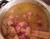 Bucho com feijão branco e mocotó