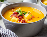 Sopa de mandioca com carne seca