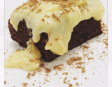 Bolo de Oreo com cobertura de leite em pó