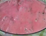 Bolo mousse de morango e chocolate