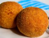 Bomba salgada de presunto e queijo