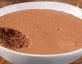 Mousse de chocolate sem gelatina no liquidificador que fica consistente e aerado