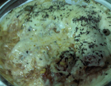 Coxa e sobrecoxa ao molho de tomate e molho branco