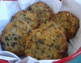 Bolinho frito de caxi com frango do Paraná