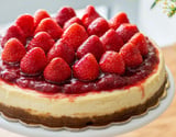 Cheesecake de morango sem forno e sem gelatina com textura firme e cremosa