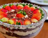 Pavê de morango com creme de chocolate
