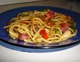 Yakisoba com linguiça