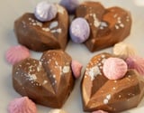 Coração lapidado de chocolate recheado e decorado para o Dia dos Namorados