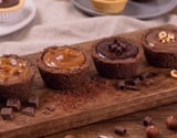 Empada doce com massa de chocolate de 3 ingredientes na airfryer (e sugestão de recheios!)