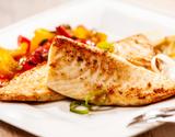 Filé de tilápia assada com legumes