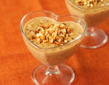 Canjica com doce de leite e finalizada com amendoim