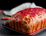 Bolo de milho com calda de goiabada