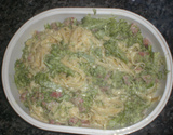 Macarrão com brócolis ao molho branco
