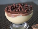 Mousse delicioso de maracujá com chocolate