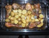 Coxa de frango assada com batatas