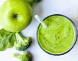 Suco nutritivo de brócolis com limão