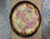 Pizza de presunto com mussarela