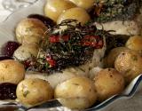 Bacalhau confitado no azeite gallo com ervas, batatinhas coradas e azeitonas