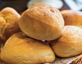 Pãozinho de aveia na airfryer de apenas 4 ingredientes e que fica pronto em 15 minutos