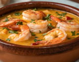 Moqueca de camarão tradicional com tempero no ponto certo