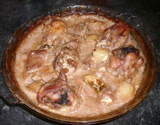 Coxa de frango no creme de cebola